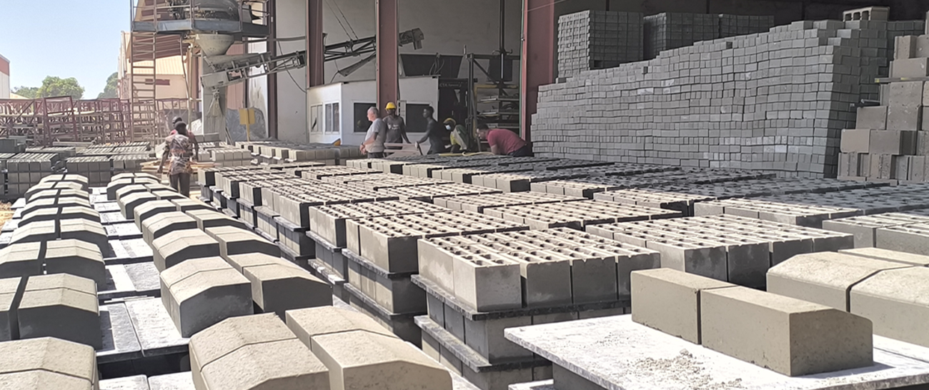 High quality concrete bricks produced by QT12-15